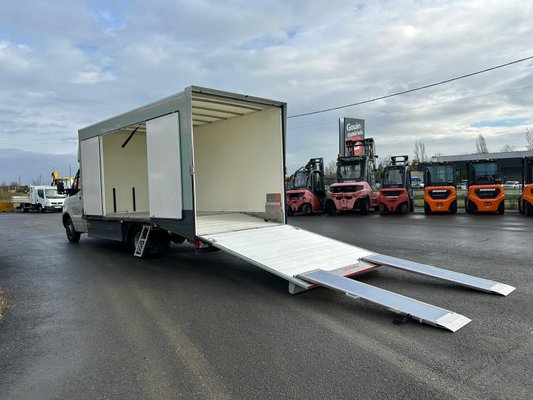 Camion fourgon Mercedes SPRINTER 519 CDI PL BA 5.5T
