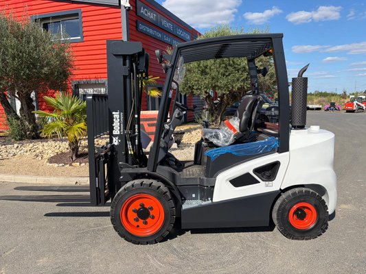 Chariot élévateur diesel Bobcat D30S-9