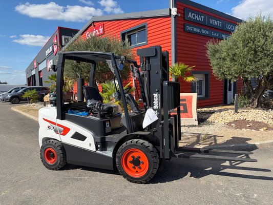 Chariot élévateur diesel Bobcat D30S-9