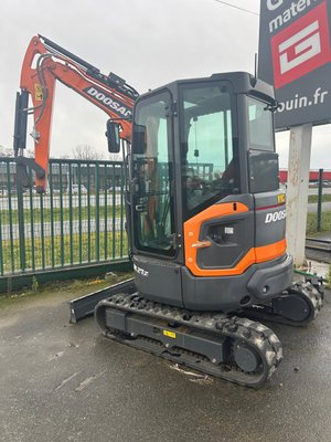 Mini pelle Doosan DX27Z-7