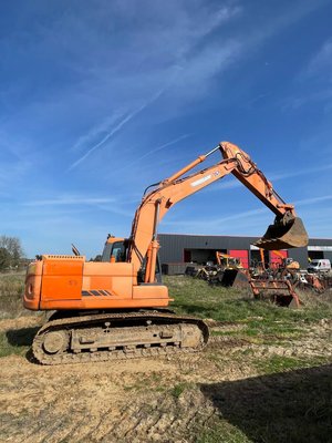 Pelle sur chenilles Doosan DX180LC-3