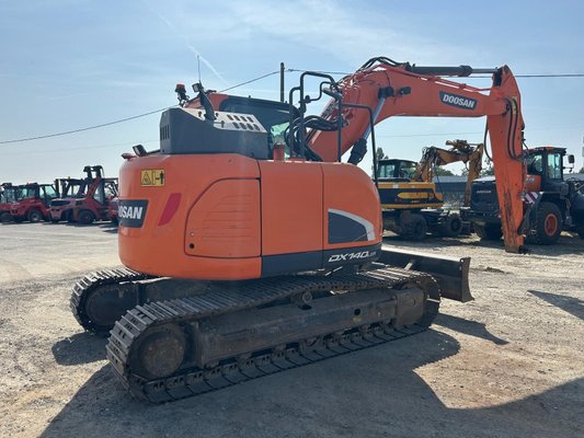 Pelle sur chenilles Doosan DX140LCR-5