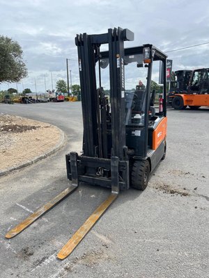 Chariot élévateur électrique Doosan B16X 7
