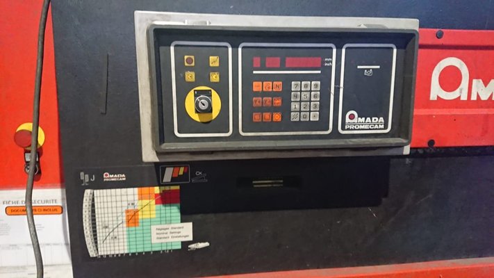 Cisaille guillotine Amada GS630