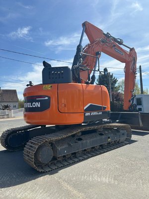 Pelle sur chenilles Develon DX235LCR-7