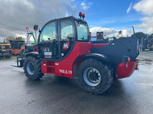 Chariot élévateur télescopique Magni TH 5.5-19  55Kw
