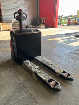 Transpalette accompagnant Manitou EP 16