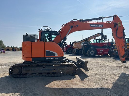 Pelle sur chenilles Doosan DX140LCR-5