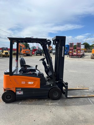 Chariot élévateur électrique Doosan B16X 7