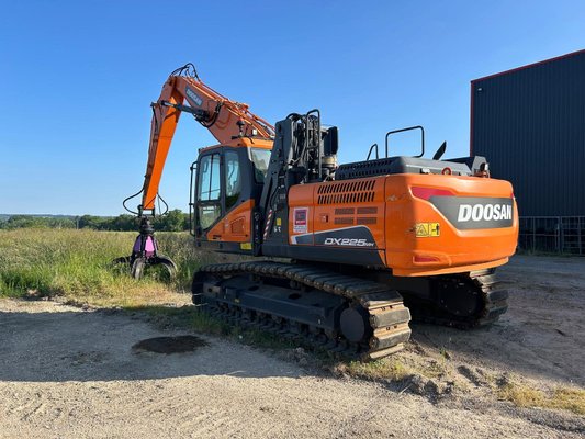 Pelle sur chenilles Develon DX225MH-5