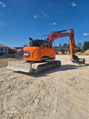 Pelle sur chenilles Doosan DX140LCR-7