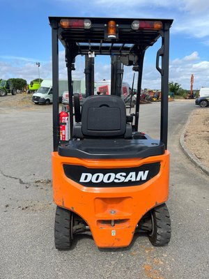 Chariot élévateur électrique Doosan B16X 7