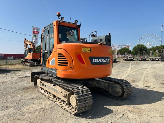 Pelle sur chenilles Doosan DX140LCR-5