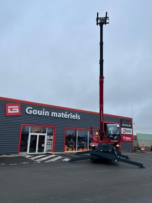 Chariot télescopique rotatif Magni RTH 6.26