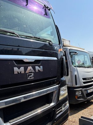 Camion plateau Man TXG 33.680