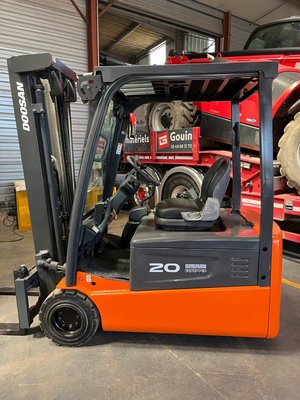 Chariot élévateur électrique Doosan B20T-5