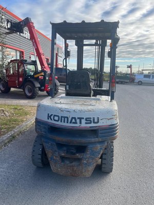 Chariot élévateur diesel Komatsu FD25T-11E