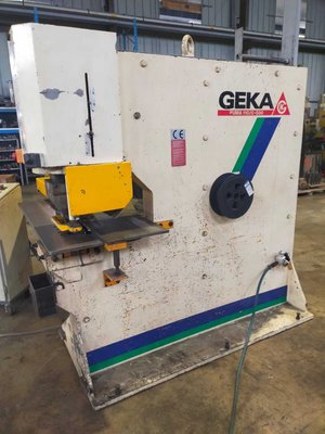 Poinçonneuse Geka PUMA 110