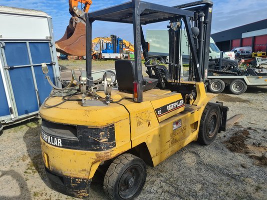 Chariot élévateur gaz Caterpillar GPL40