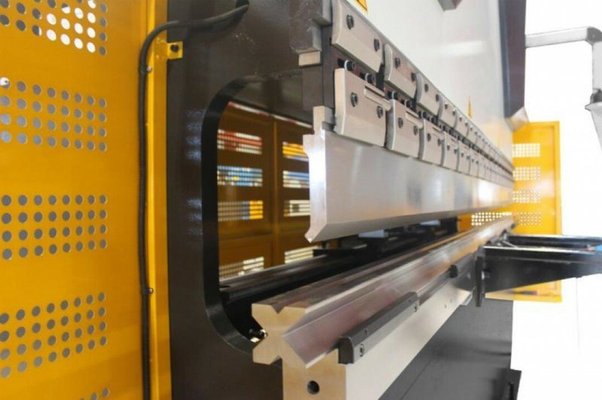 Presse plieuse LAMI-NOVA P3125