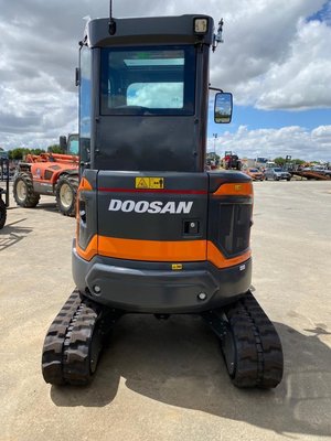 Mini pelle Doosan DX27Z-7