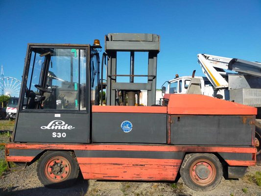 Chariot élévateur latéral - S30